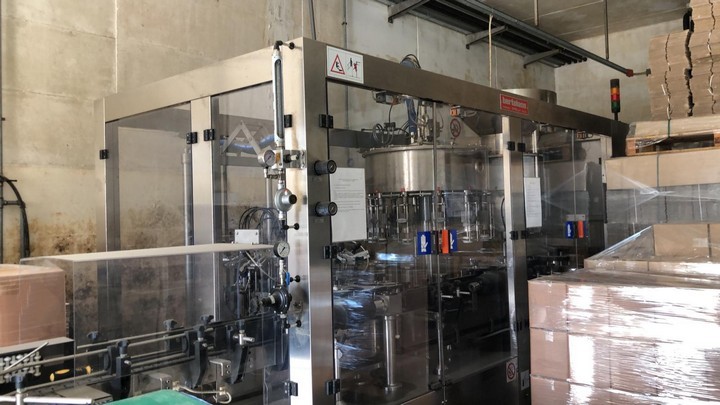 Monoblocco di riempimento usato Bertolaso a gravità 12.12.1. per vino fermo 4