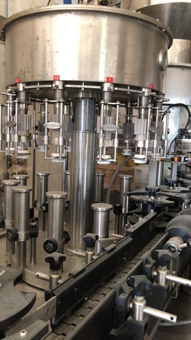 Monoblocco di riempimento usato Bertolaso a gravità 12.12.1. per vino fermo 5
