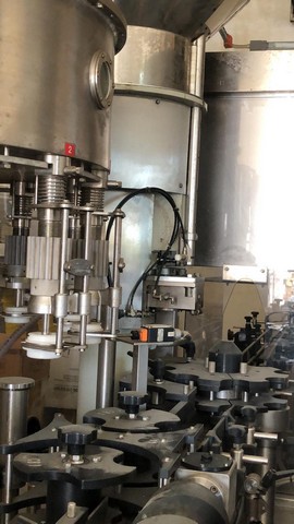 Monoblocco di riempimento usato Bertolaso a gravità 12.12.1. per vino fermo 6