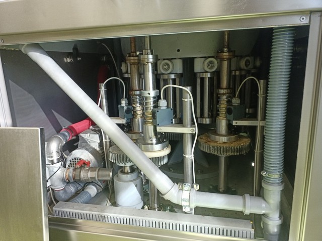 Used Borelli low vacuum filler 12V 4
