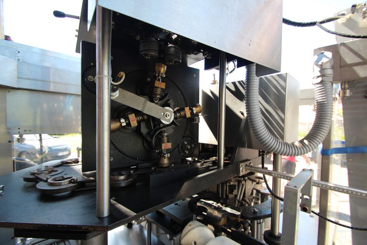 Used Robino & Galandrino 12T wirehooder for 4-wire cage 23