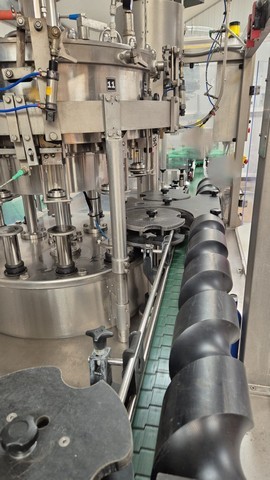 Used Raveco 12.12.1 isobaric filling triblock 12