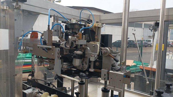 Capsulatrice usata Robino e Galandrino per polilaminato e PVC 3