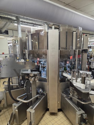 Used Sacmi 12T 6S self-adhesive labeling machine 2
