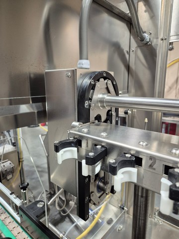 Used beer linear Gai filling monoblock for glass 6.6.1.  Year: 2016 8