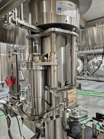 Used beer linear Gai filling monoblock for glass 6.6.1.  Year: 2016 14