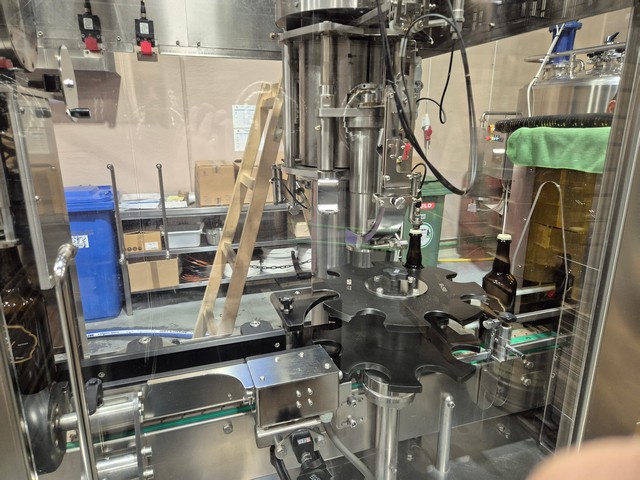 Used beer linear Gai filling monoblock for glass 6.6.1.  Year: 2016 4