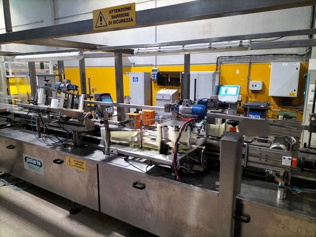 Used glass bottling line for oil 5