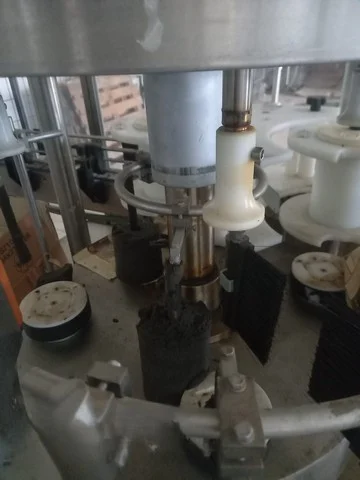 Linea di imbottigliamento usata Ave industry per olio