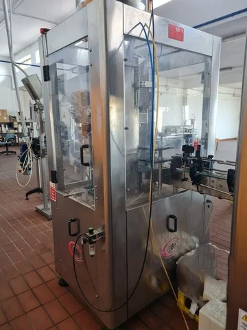 Tappatore I.B.T. monotesta usato per sughero raso