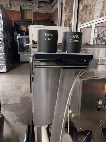 Alimentatore tappi usato pneumatico Bertolaso