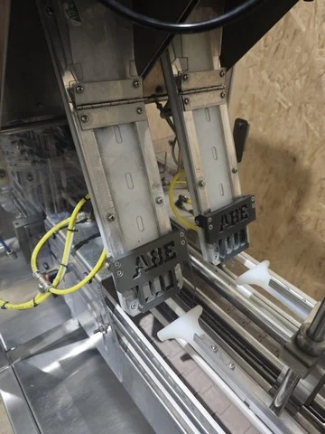 Linea di imbottigliamento Abe usata per lattine