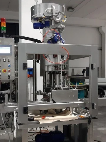 Used Capper M.G.S 12.000 bph