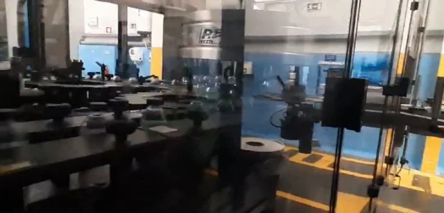 Used labeller P.E. Roll-fed PET